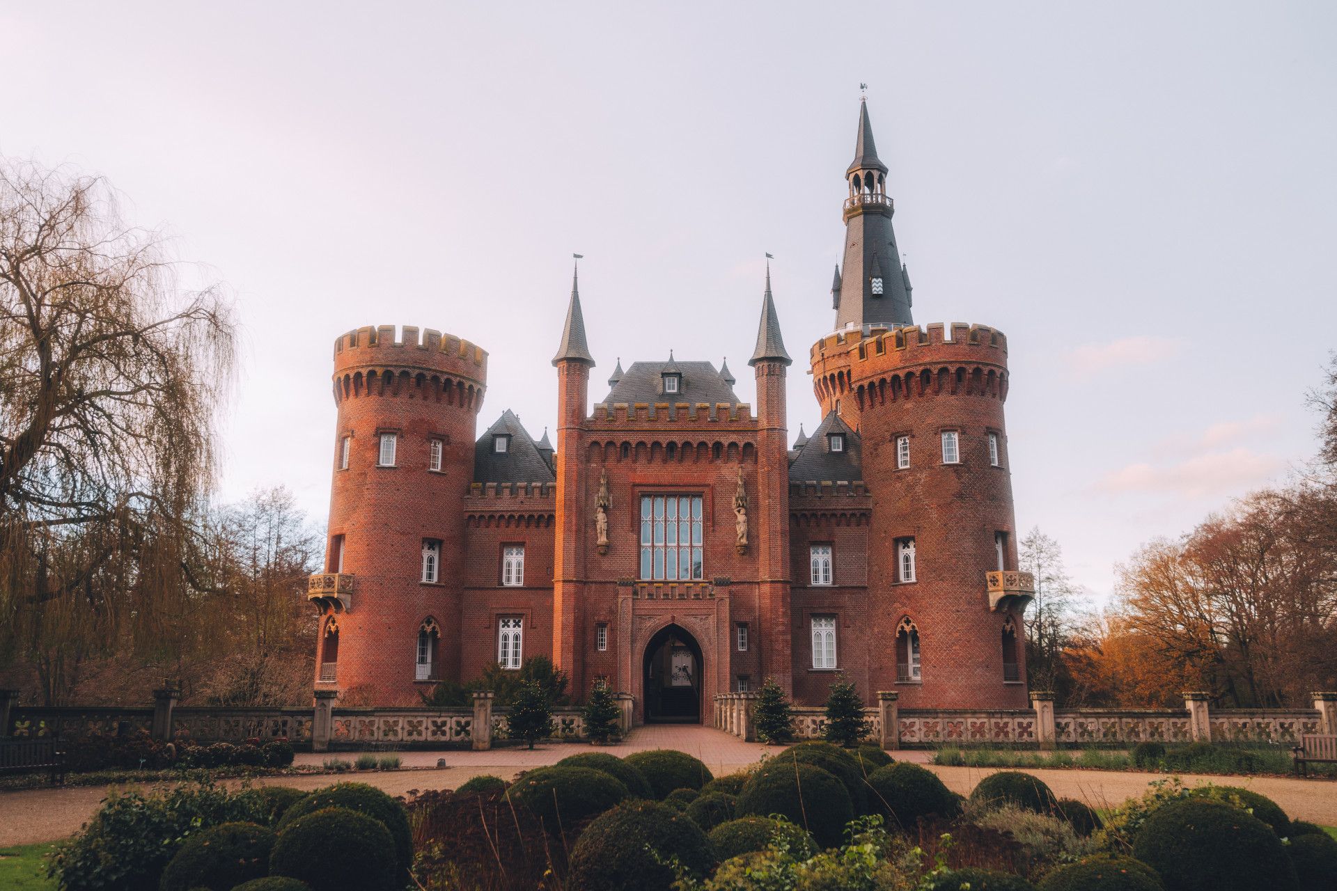Vooraanzicht van kasteel Moyland bij Bedburg-Hau