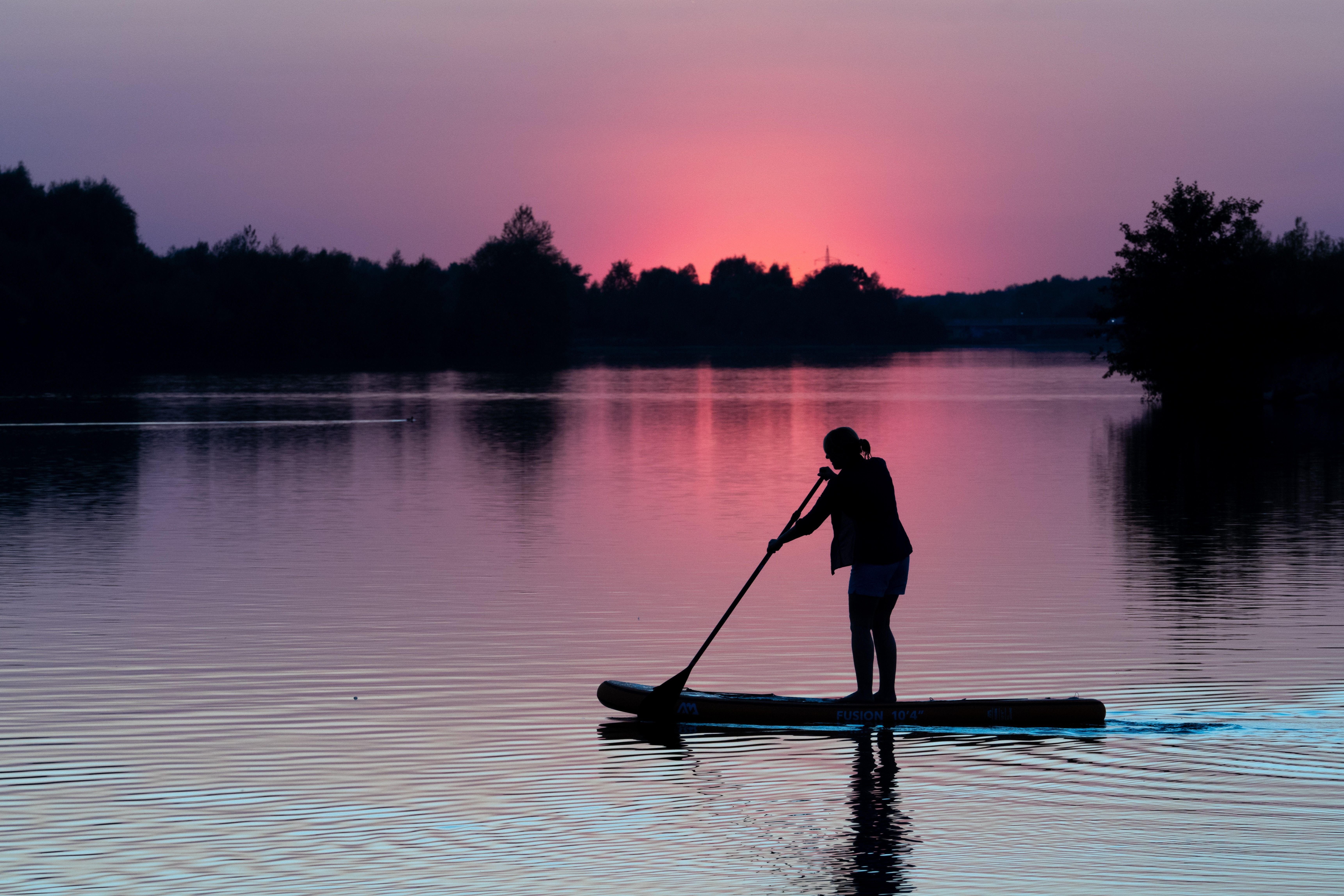 Zonsondergang aan het Lippe meer in Paderborn