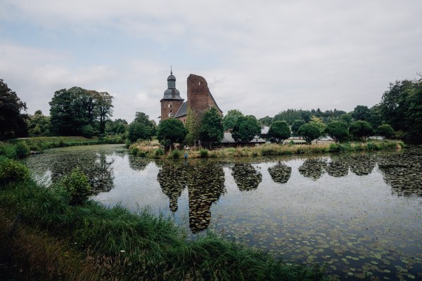 Achteraanzicht van de Tüschenbroicher-molen aan de Nederrijn, © Leo Thomas