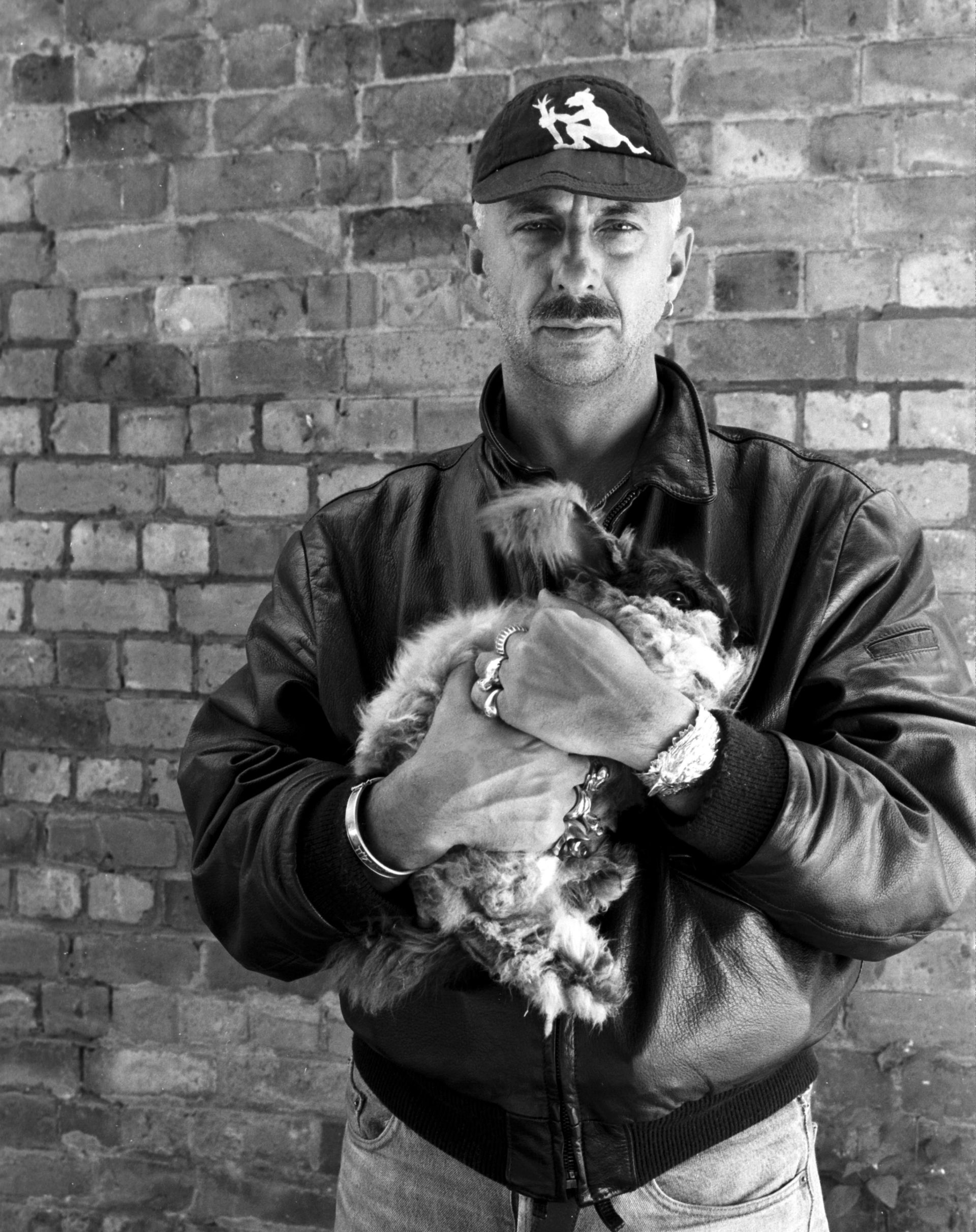 John McIver, portret van Jörg Immendorff in Auckland, Nieuw-Zeeland, 1987, Atelier Immendorff, foto: E H McCormick Research Library, Auckland Art Gallery Toi o Tōmaki