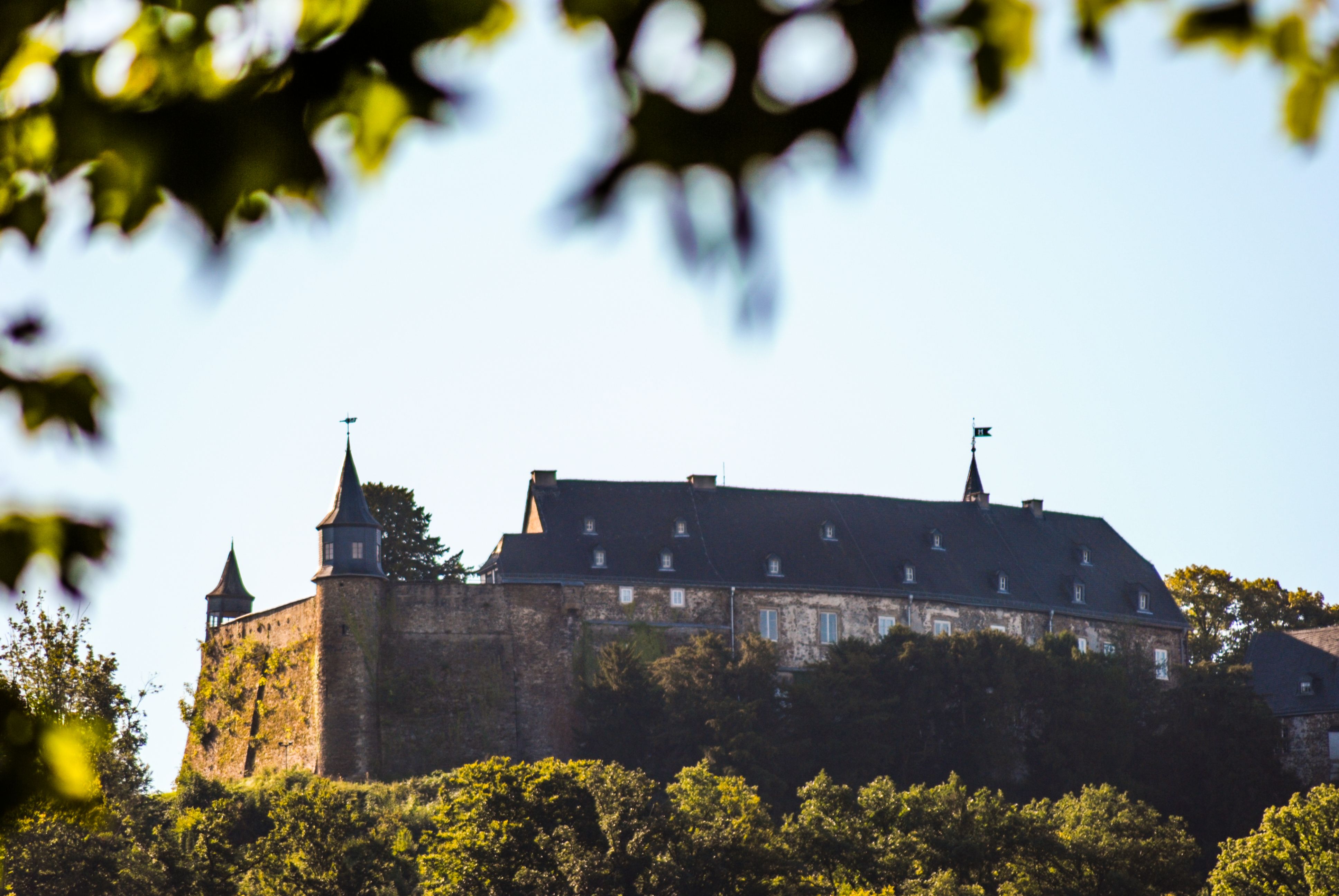 Kasteel Hohenlimburg van een afstand