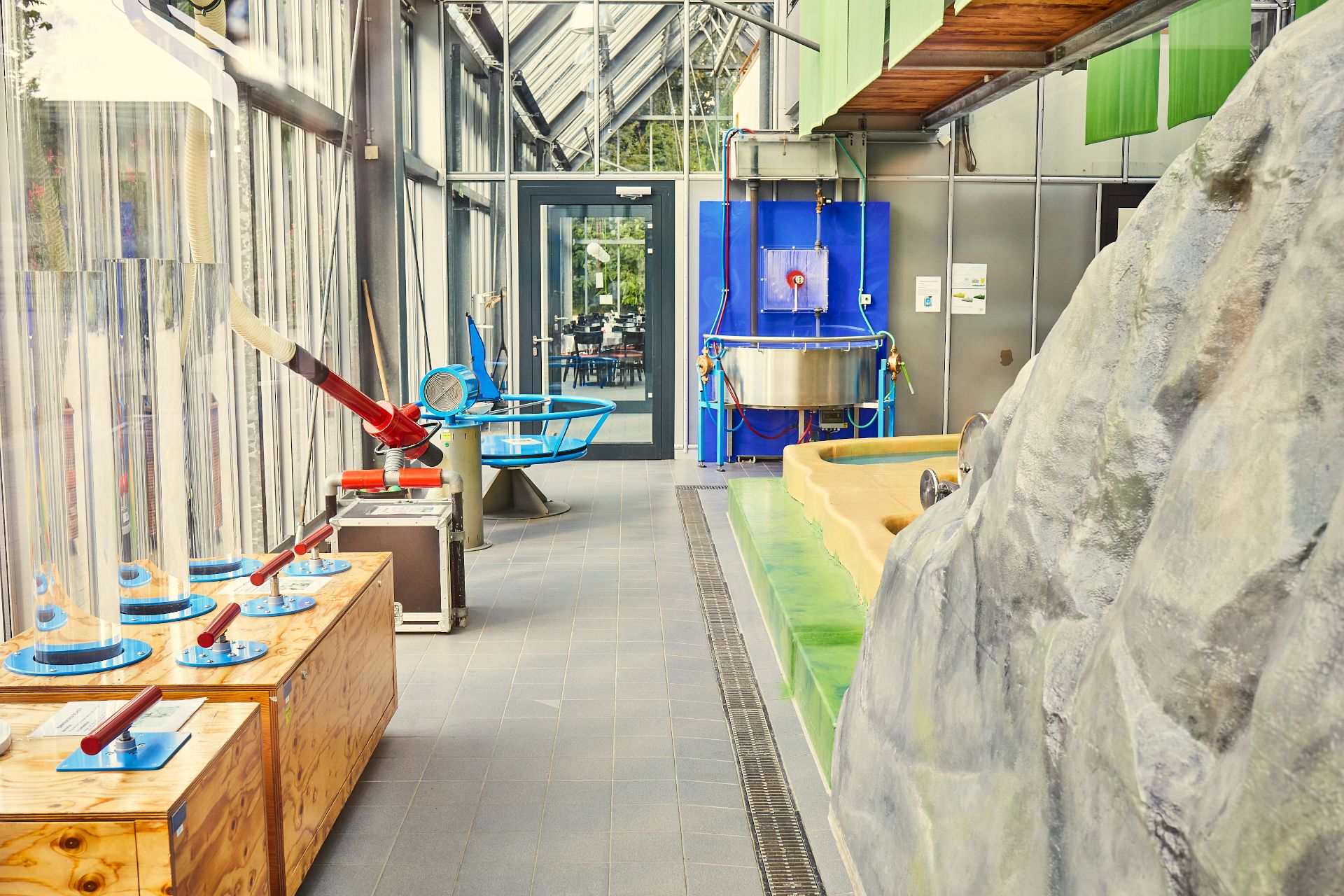 Het Klipp Klapp kindermuseum is gevestigd in een bijna 300 jaar oude watermolen. Het laat de weg zien van graan tot meel