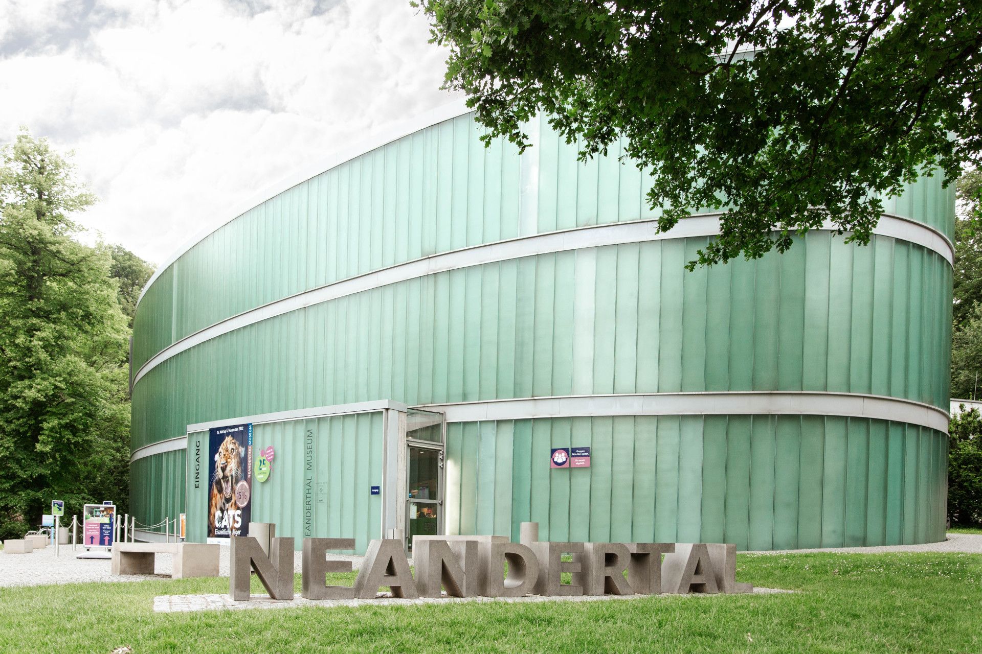 Buitenkant van het Neanderthal Museum