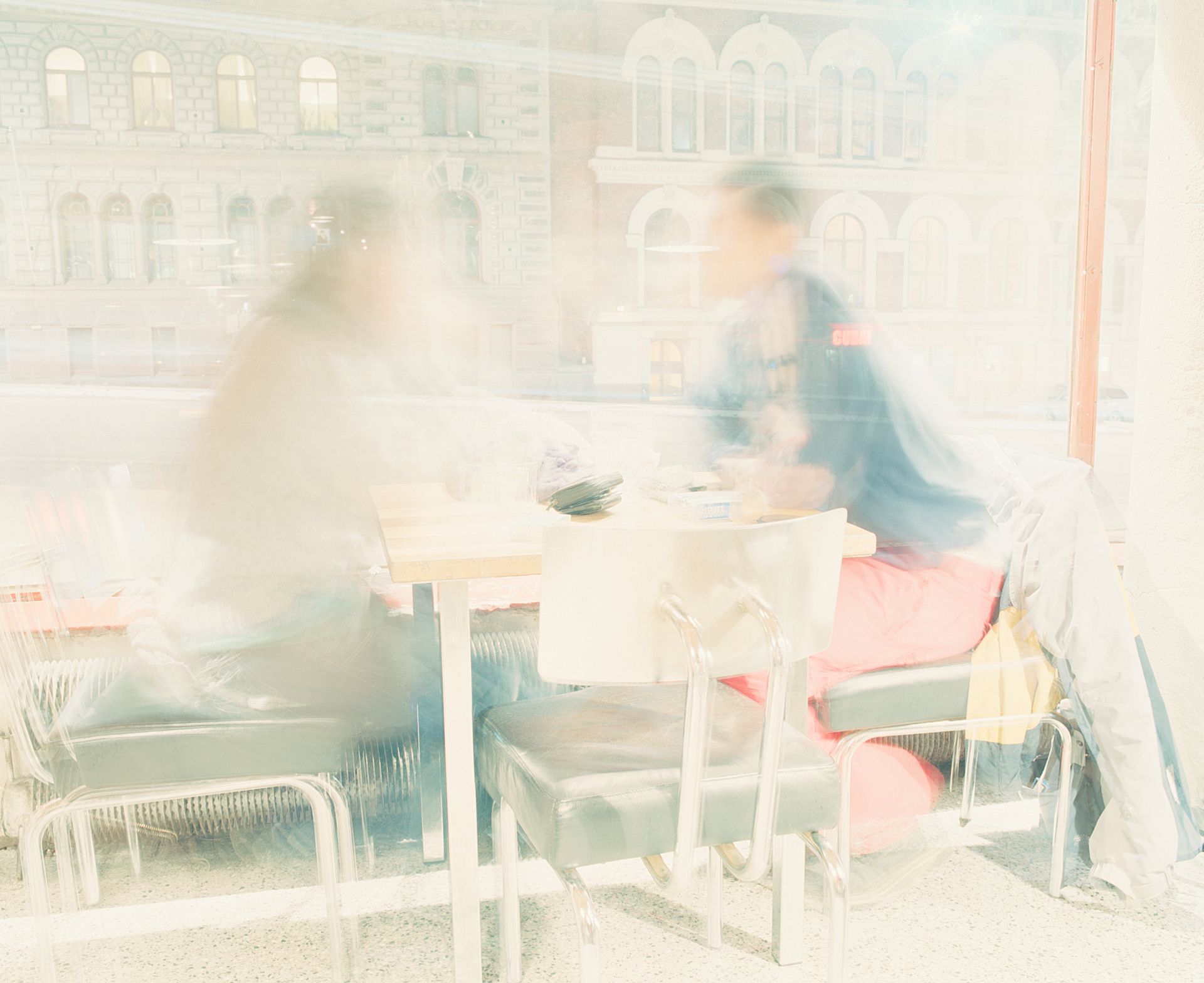 Timo Klos, Orr, 2009 Last-beer-in-Erotaja-20minutes, 11 foto's, elk 60 x 50 cm