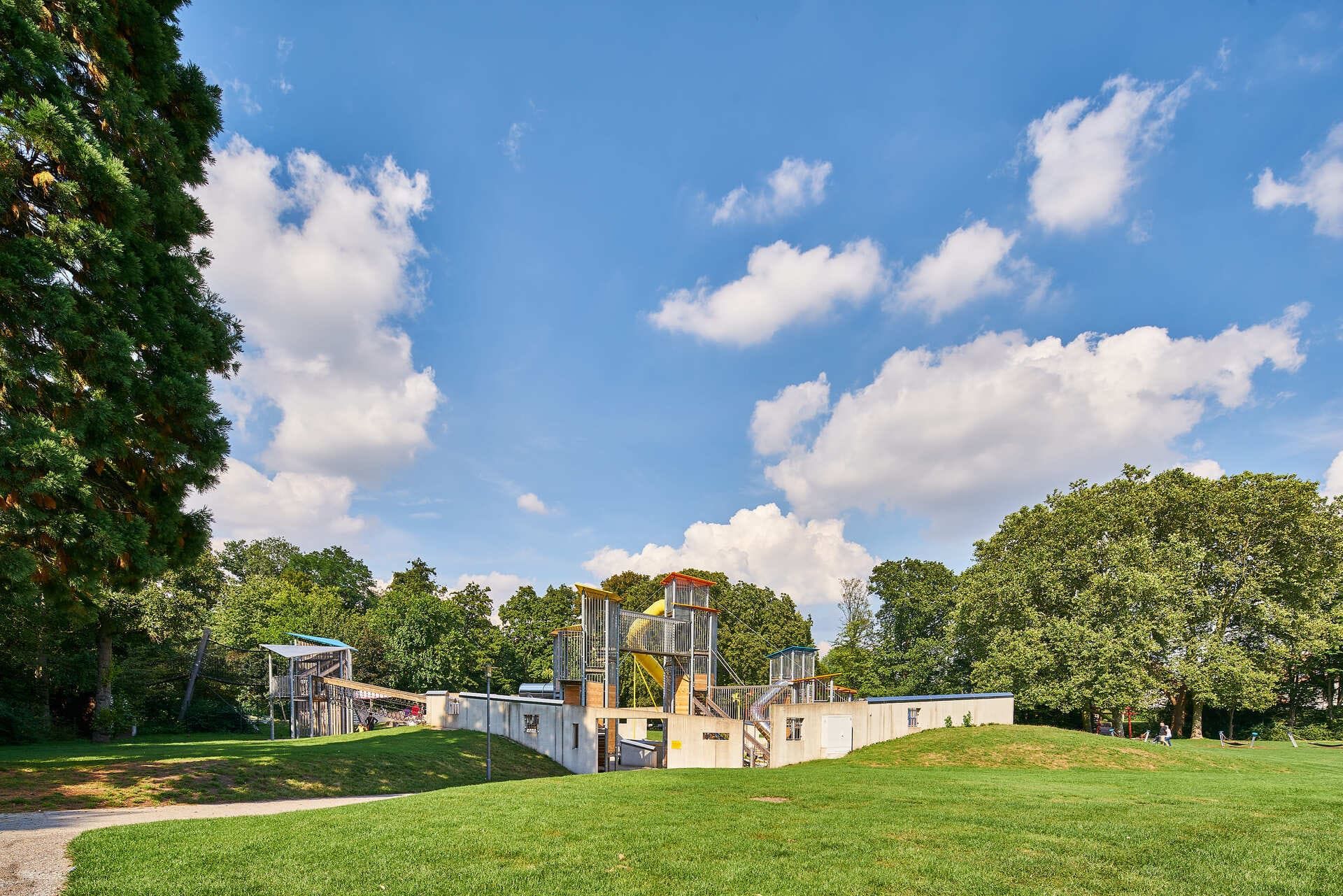 Het speelkasteel in het Vier-Jahreszeiten-Park Oelde is een van de vele attracties voor kinderen