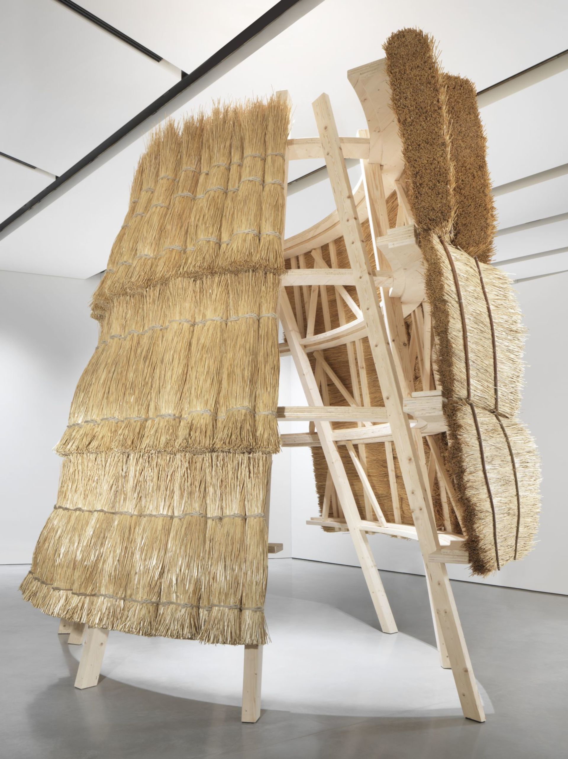 In de tentoonstellingsruimte "Stroh" is de speciaal voor deze tentoonstelling vervaardigde kunstinstallatie "Haus aus Licht" van Olaf Holzapfel te zien