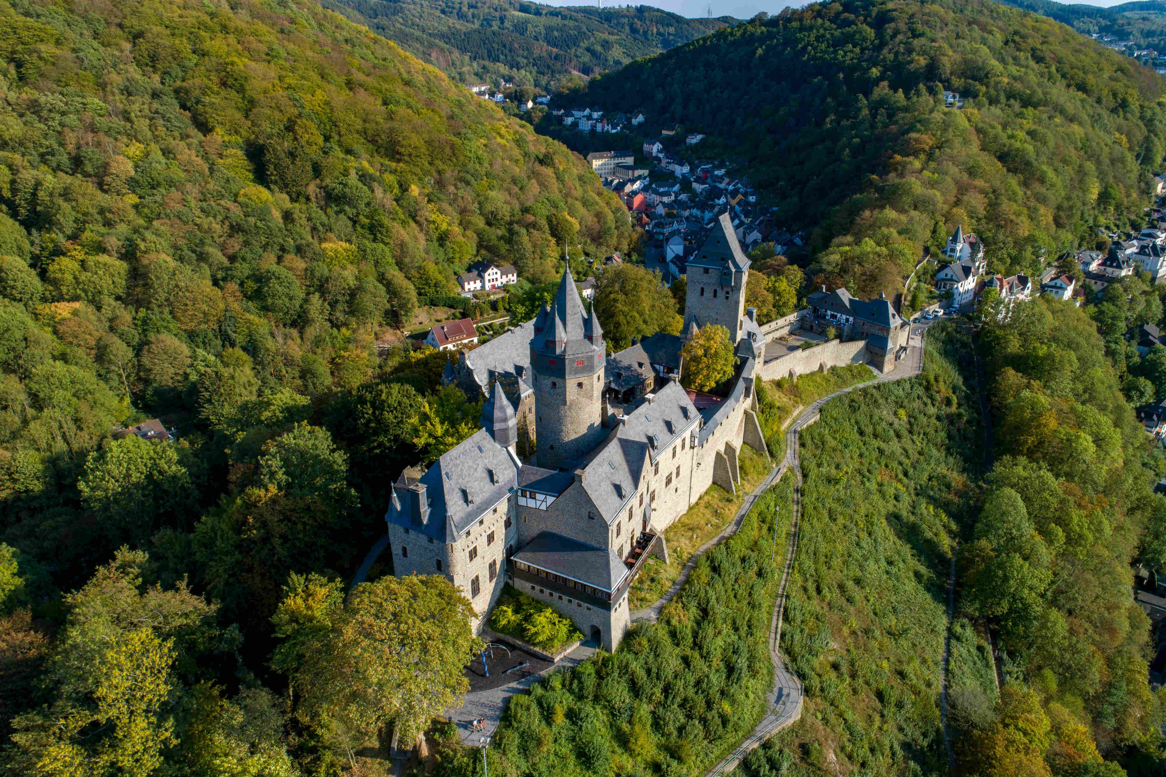 Kasteel van Altena van bovenaf