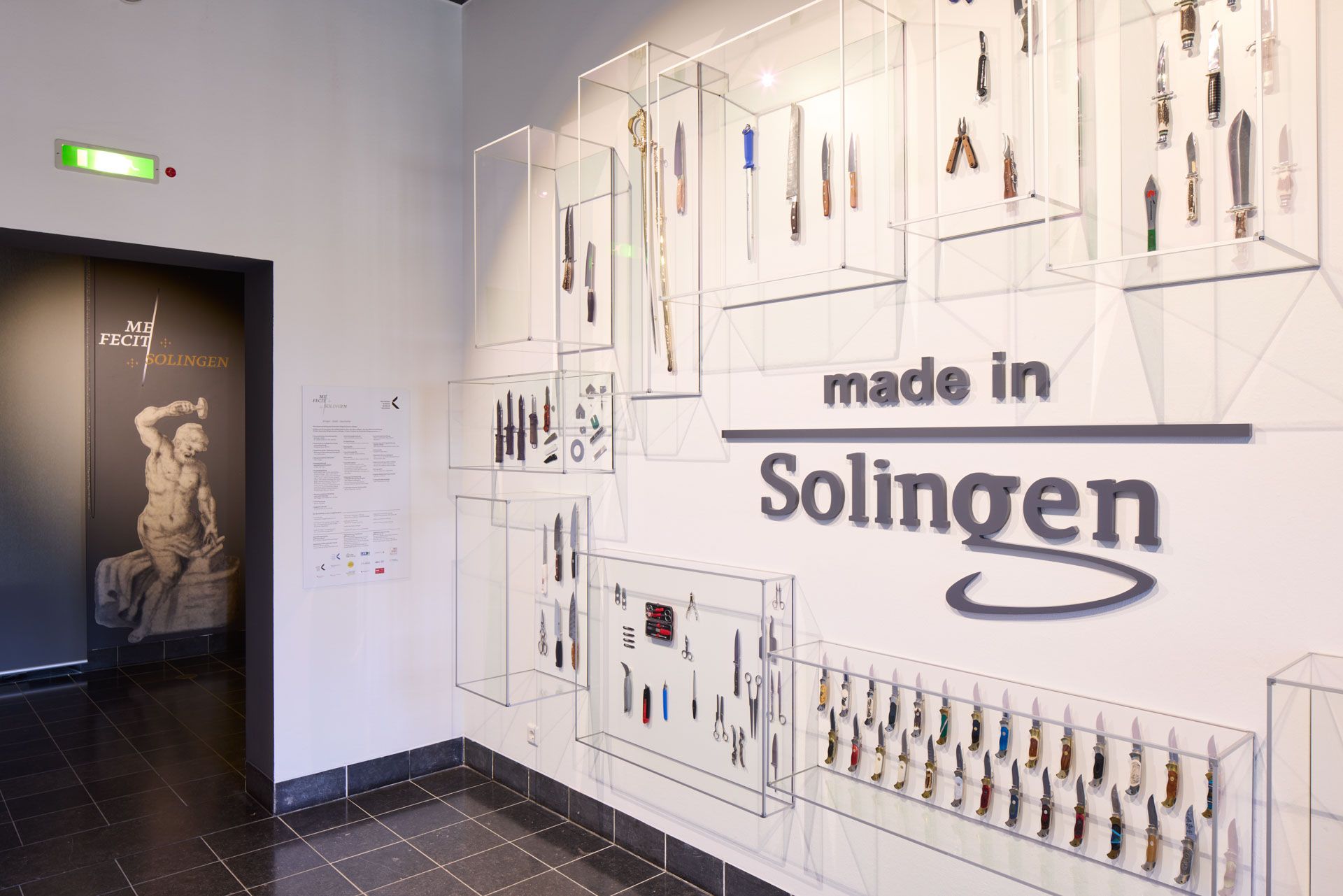 Het Duitse Klingenmuseum laat ook zien welke producten afkomstig zijn van wereldberoemde bedrijven uit Solingen, zoals Wüsthof, Herder (Windmühlenmesser), Güde of Zwilling.