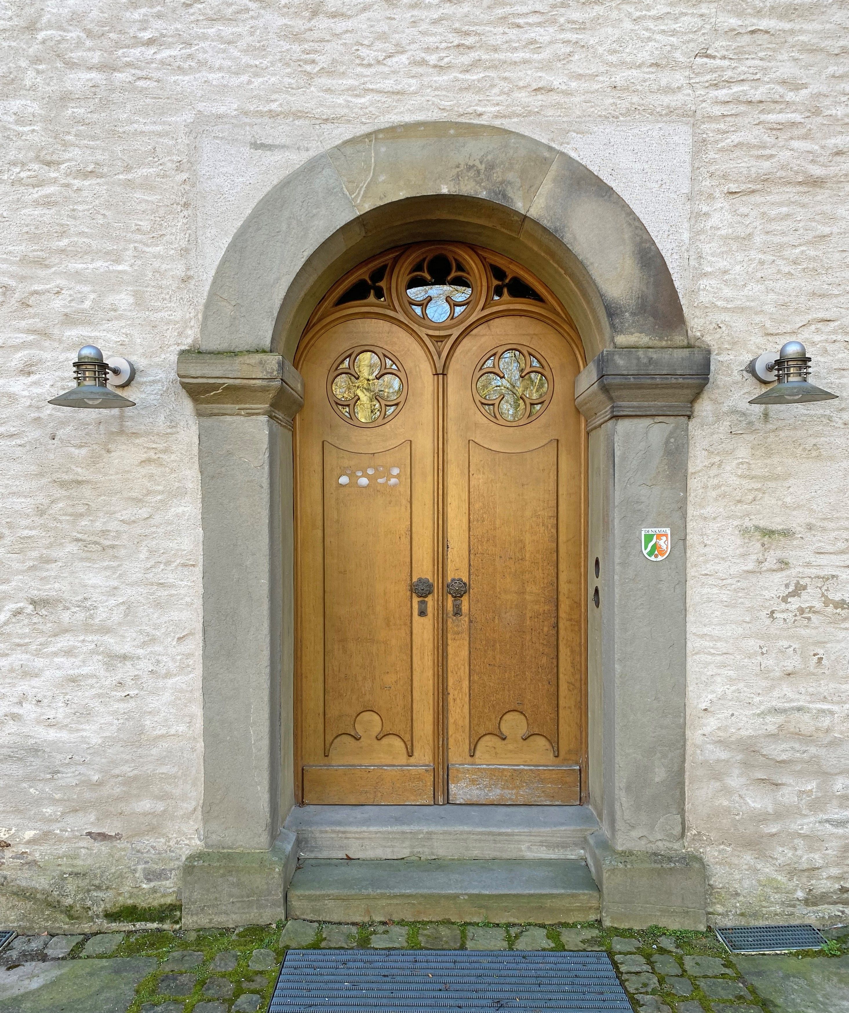 Kasteel Werdringen is een monument, zoals gasten kunnen zien op een portaalplaquette