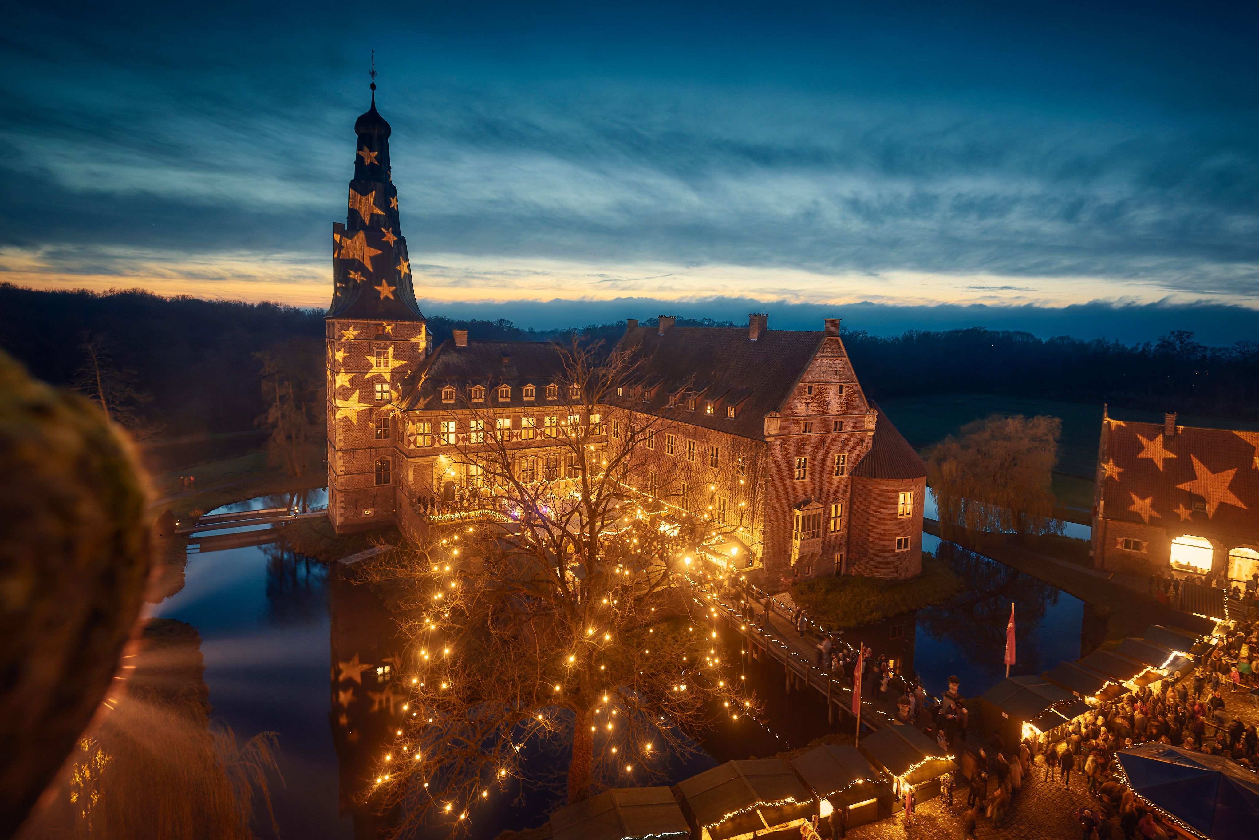 Naar pagina Adventsmarkt bij het waterkasteel Raesfeld