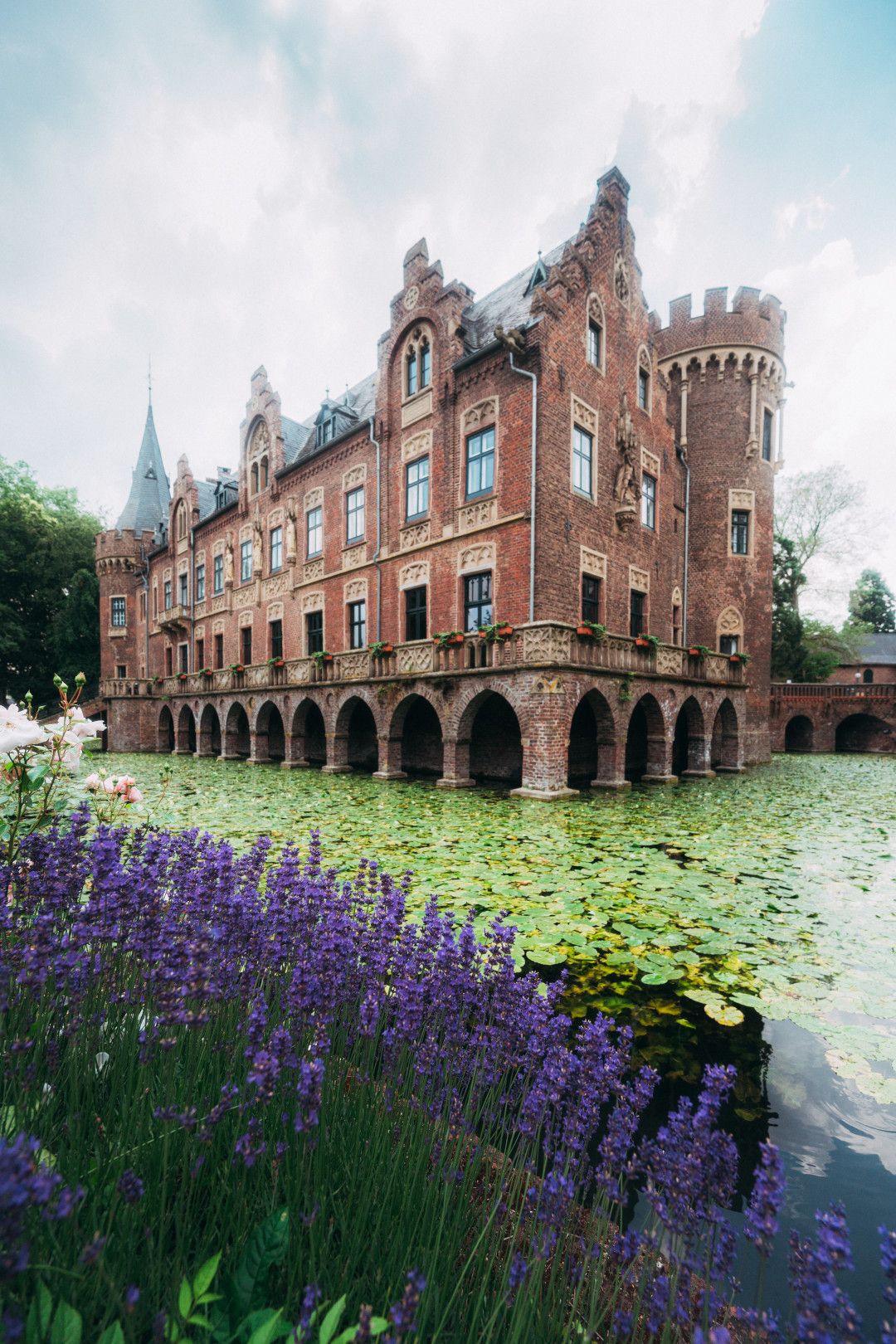 Romantisch uitzicht op kasteel Pfaffendorf