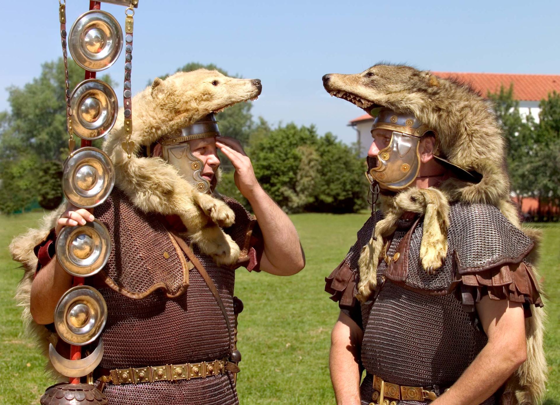 De kostuums van de Romeinse legionairs zijn ontworpen met veel aandacht voor detail