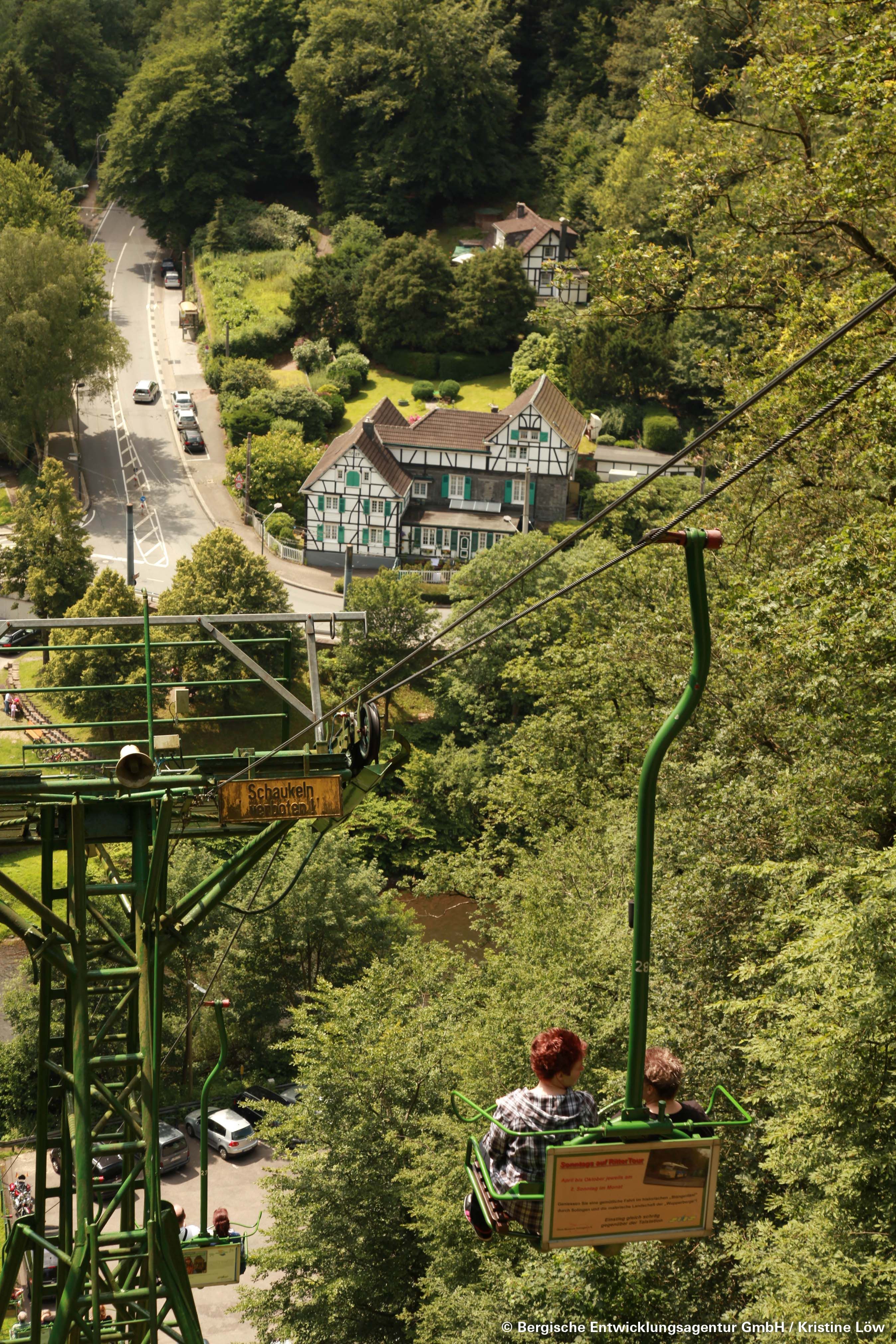 Met de oudste dubbele stoeltjeslift van Duitsland kunnen reizigers van de wijk Unterburg naar Oberburg en terug reizen