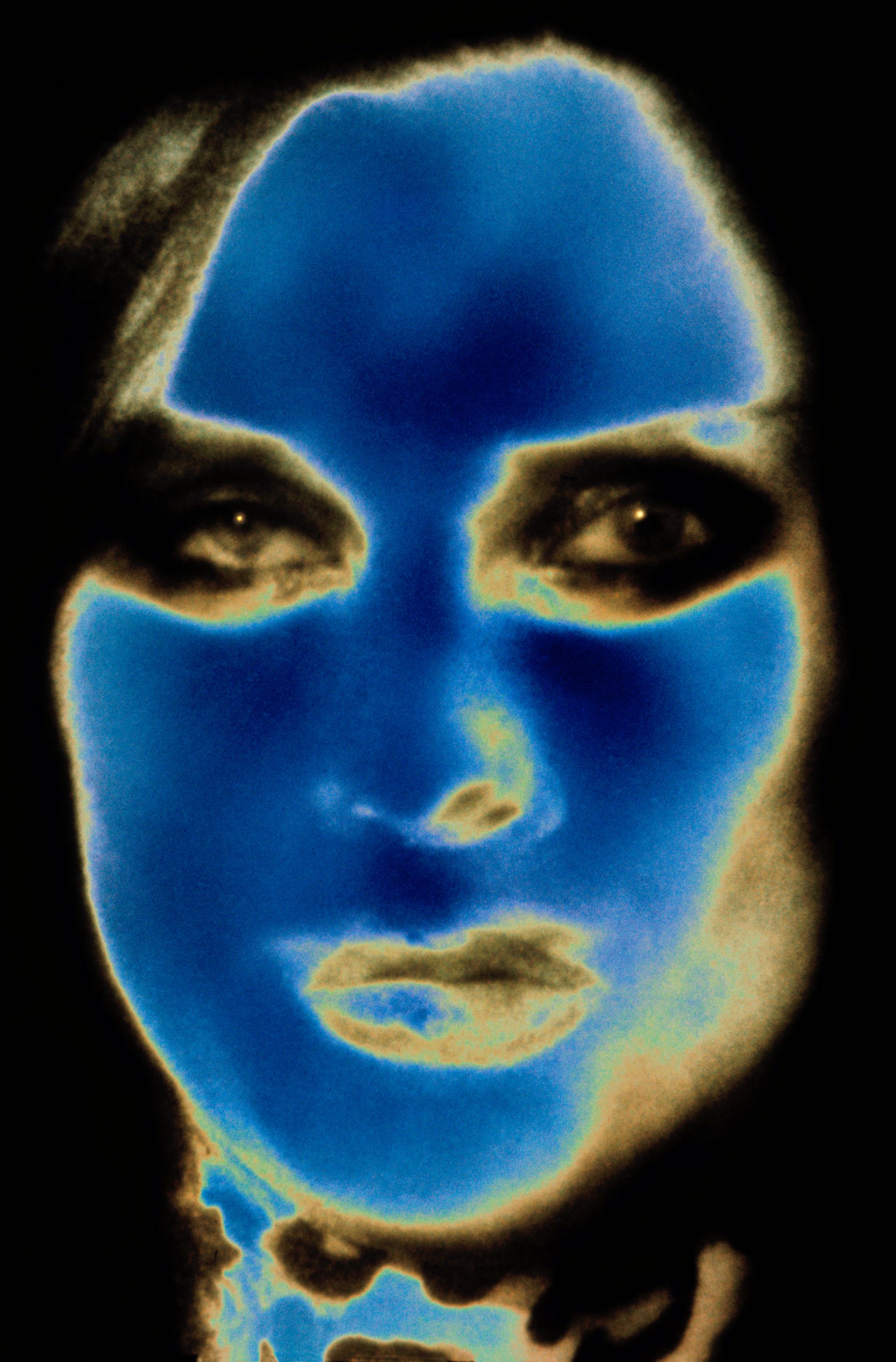 Katharina Sieverding, Transformer Cyan, Solarisation 2A/B, 1973/1974, kleurenfotografie