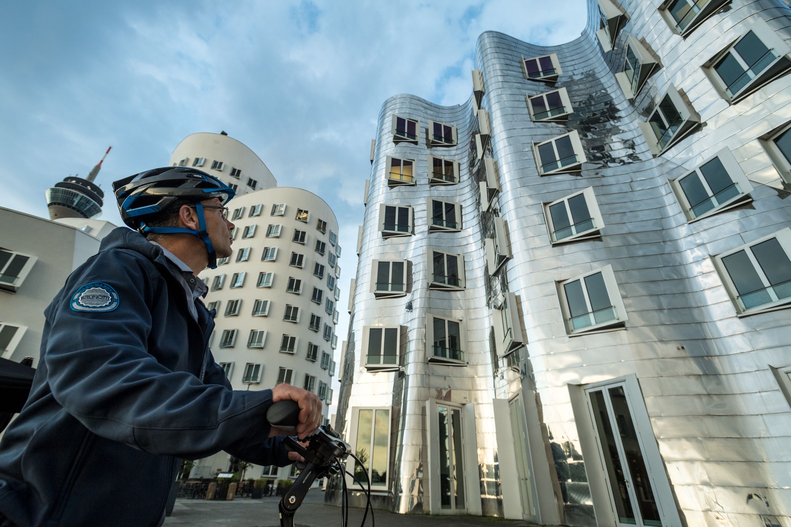 Fietser in de mediahaven, Düsseldorf