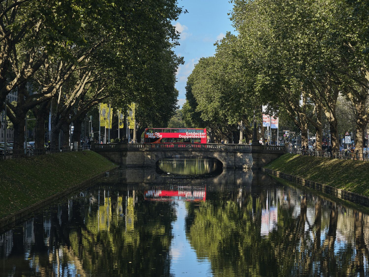 Hop on hop off bus op de Königsallee
