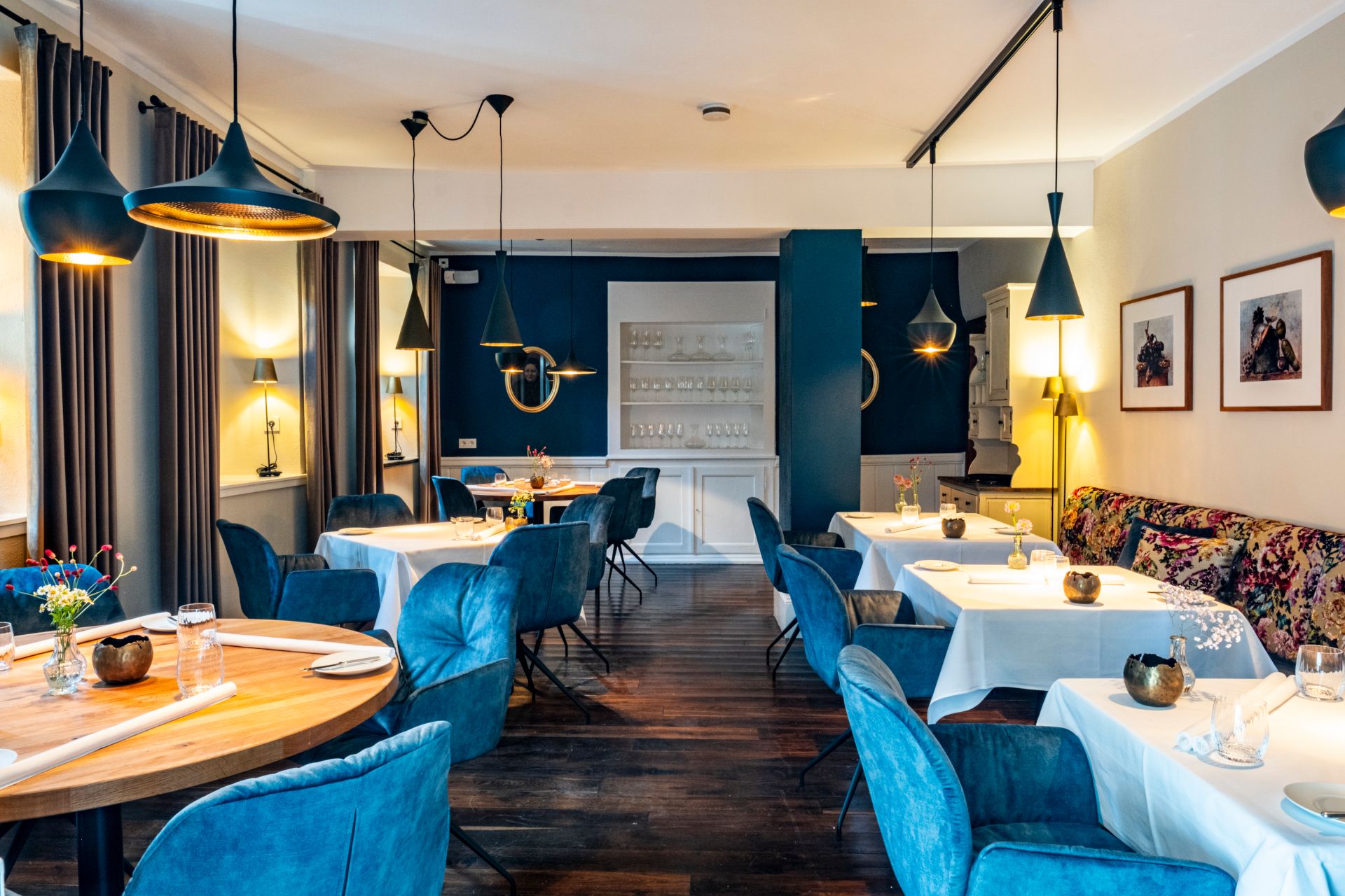 Het gastronomische restaurant "Bembergs Häuschen" op kasteel Flamersheim biedt culinaire creaties in een stijlvolle ambiance.