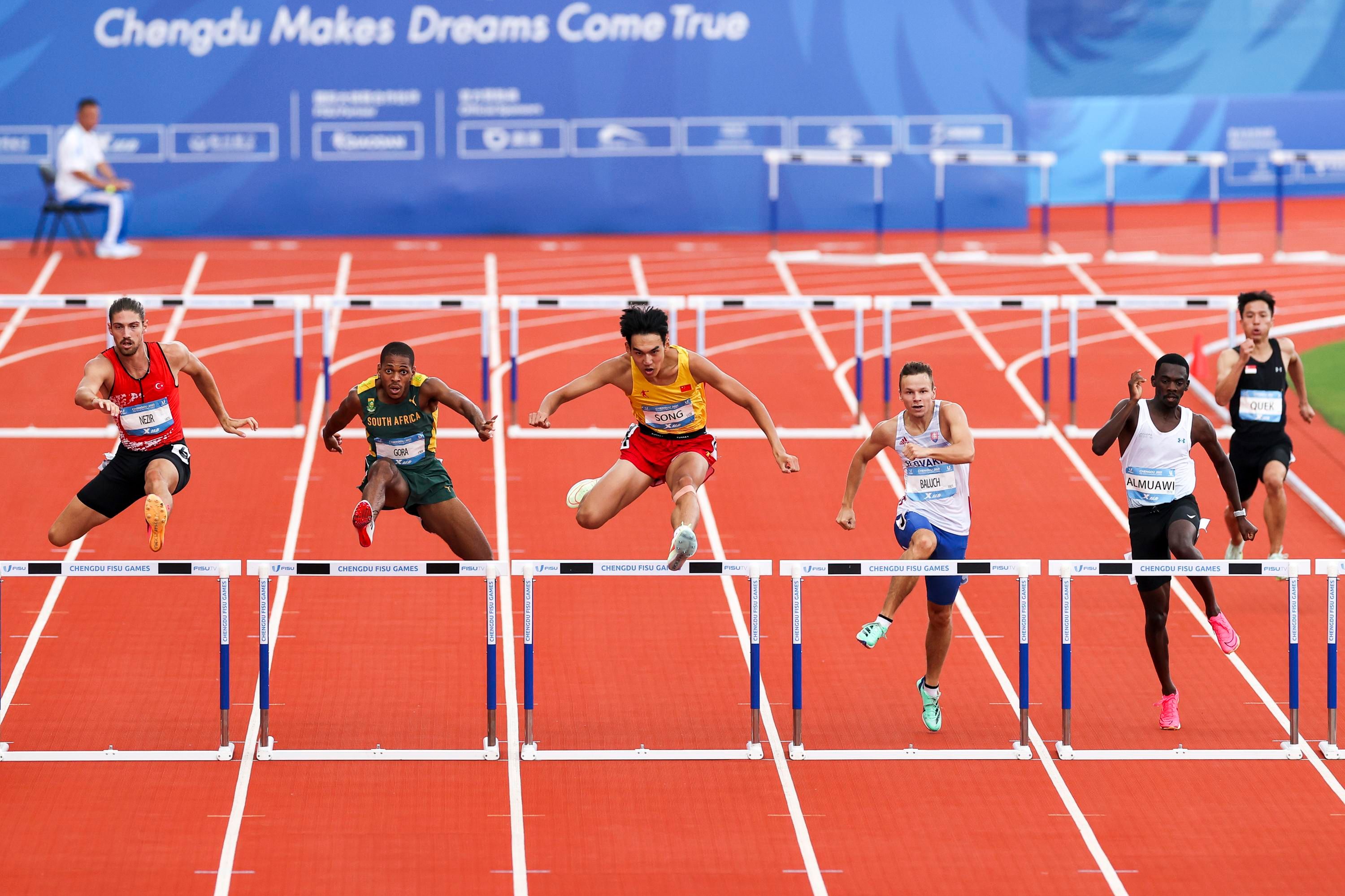 Hordelopen bij de FISU Wereld Universiteitsspelen