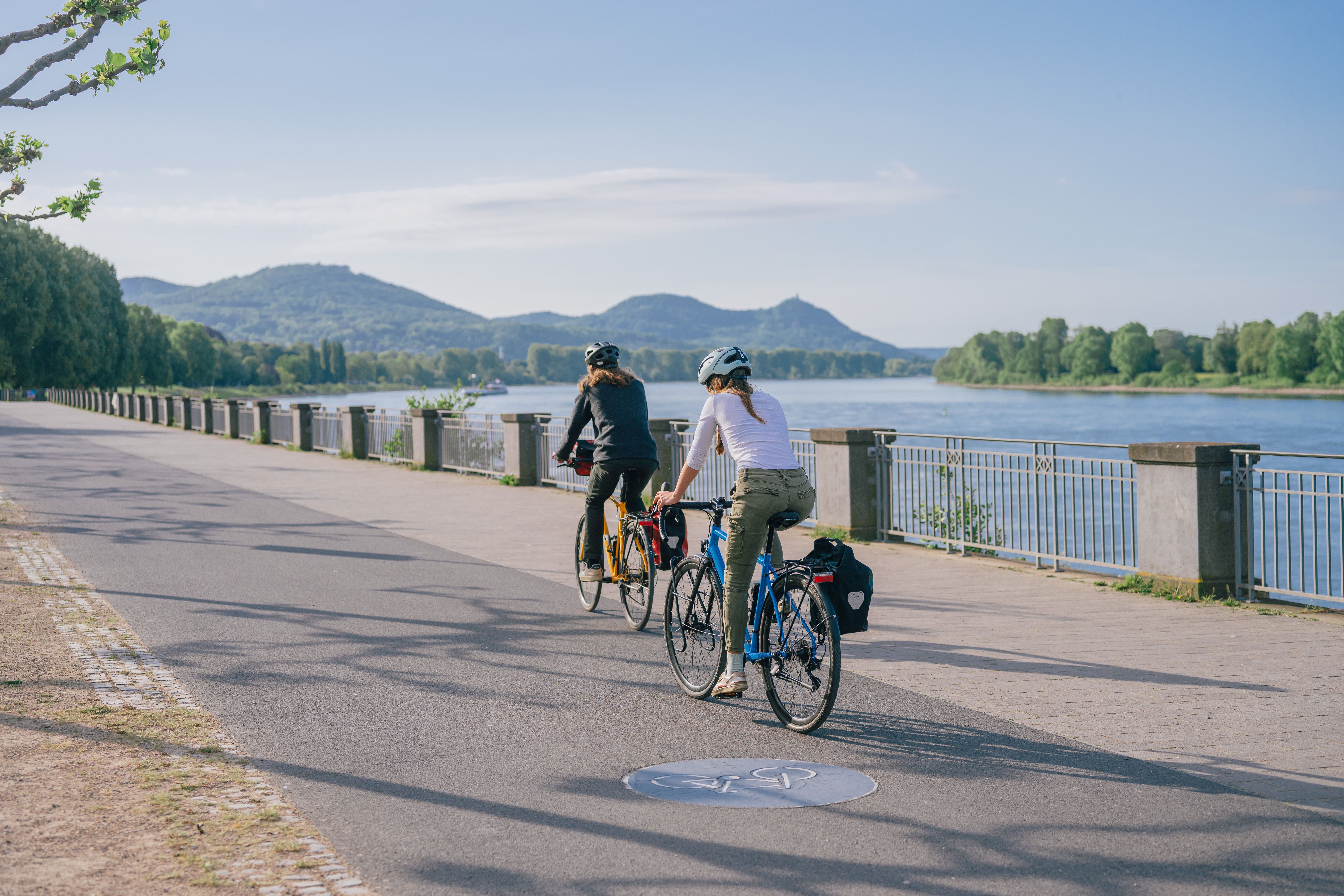 Fietsers bij de Bonner Bogen