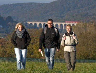 wandelaar op Viadukt-Wanderweg, © Gemeinde Altenbeken