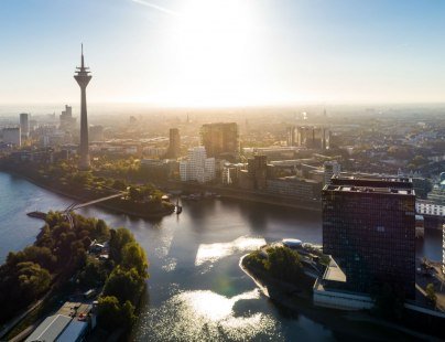 Uitzicht op de Rijndijk van Düsseldorf , © Tourismus NRW e.V.