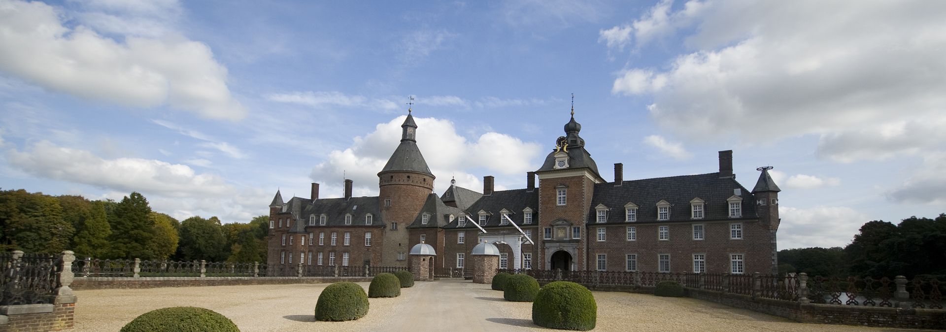 wasserburg-anholt-aussenaufnahme-hp