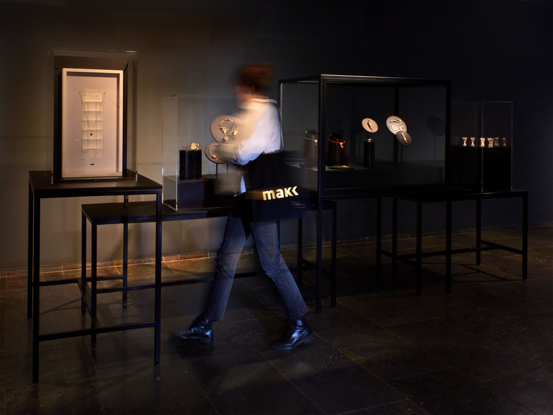 MAKK tentoonstelling: Van Louise Bourgeois tot Yoko Ono. Sieraden van vrouwelijke kunstenaars