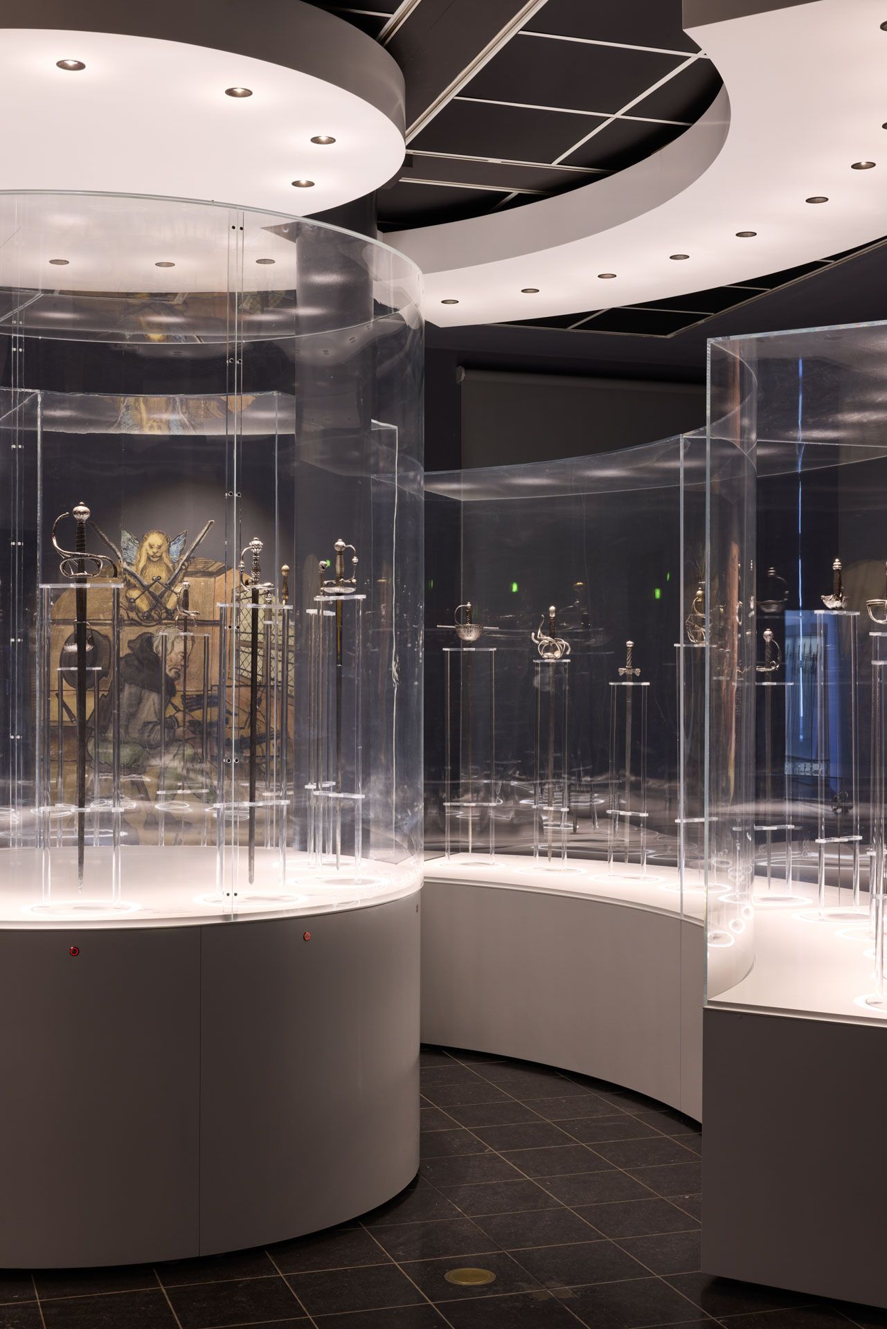 Vitrine in het Duitse messenmuseum in Solingen