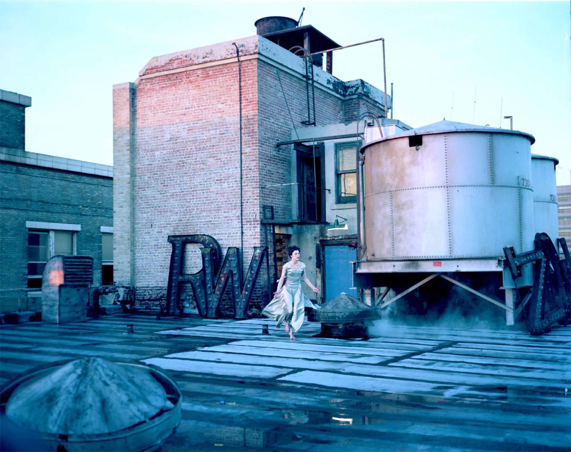 Milla Jovovich in The Million Dollar Hotel van Wim Wenders