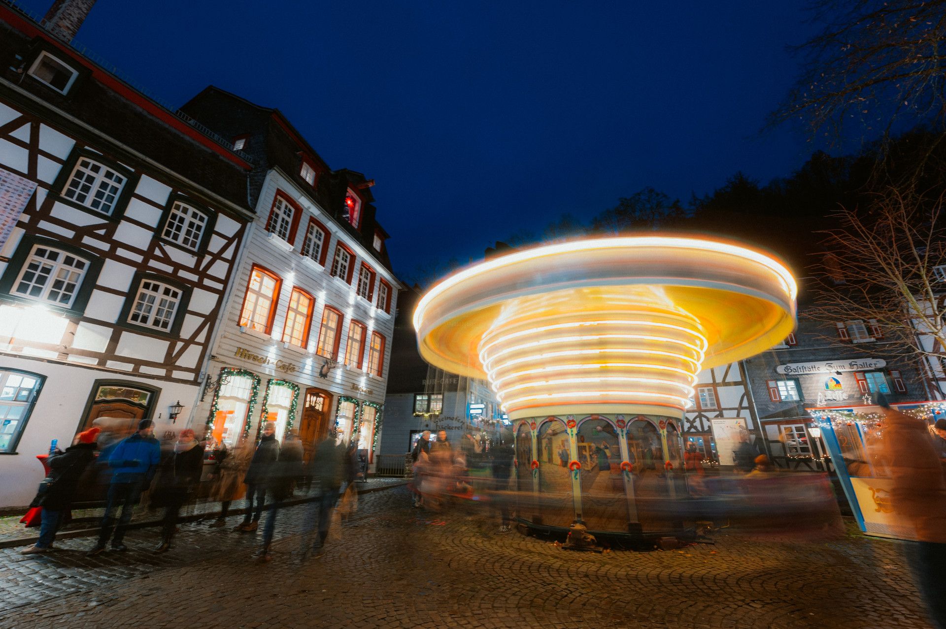 Monschau Kerstmarkt Draaimolen