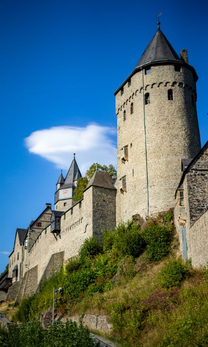 Vooraanzicht van het kasteel van Altena