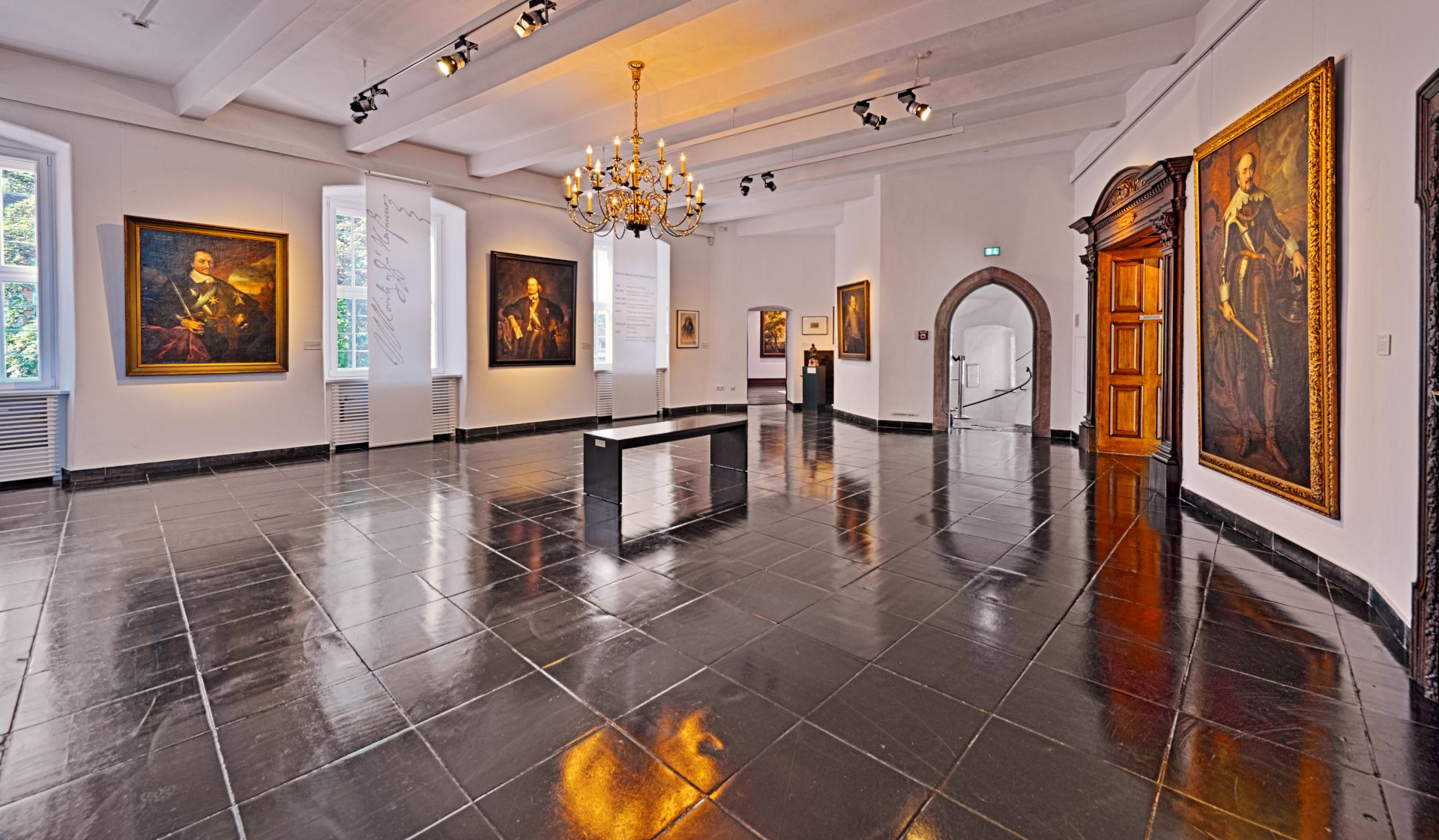 Het Siegerland Museum opende zijn deuren in 1905 in het Bovenkasteel van Siegen. Vandaag de dag kunnen gasten hier 1500 vierkante meter tentoonstellingsruimte verkennen.